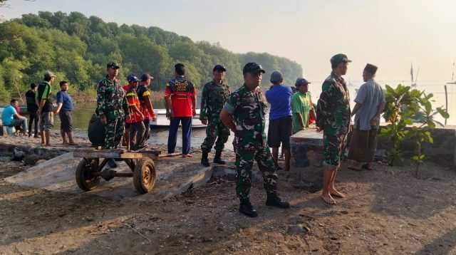 Koramil Sumberasih Kawal Tradisi Petik Laut di Banjarsari, Wujud Pelestarian Budaya Pesisir dan Kebersamaan Nelayan