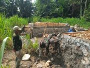 Gotong Royong Tanpa Henti, Kodim 1008/Tabalong Bersama Warga Percepat Pembangunan Jembatan Garuda