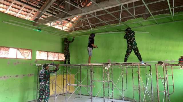 Ciptakan Lingkungan Belajar yang Layak, TMMD 129 Bojonegoro Rehab Ruang Kelas SD Kesongo