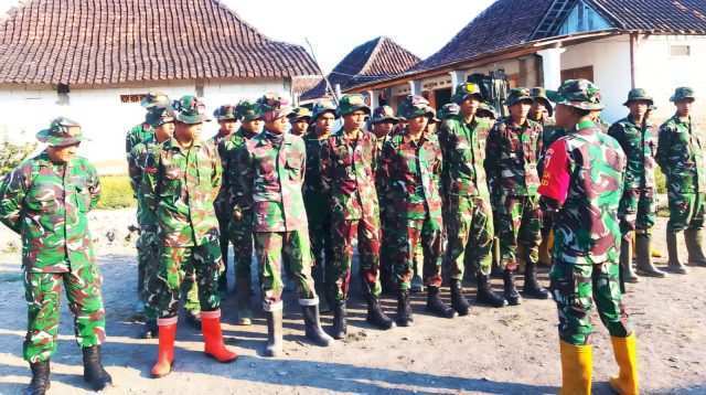Awali Pekan Kedua, SST-1 SSK Satgas TMMD 129 Bojonegoro Gelar Apel Pagi