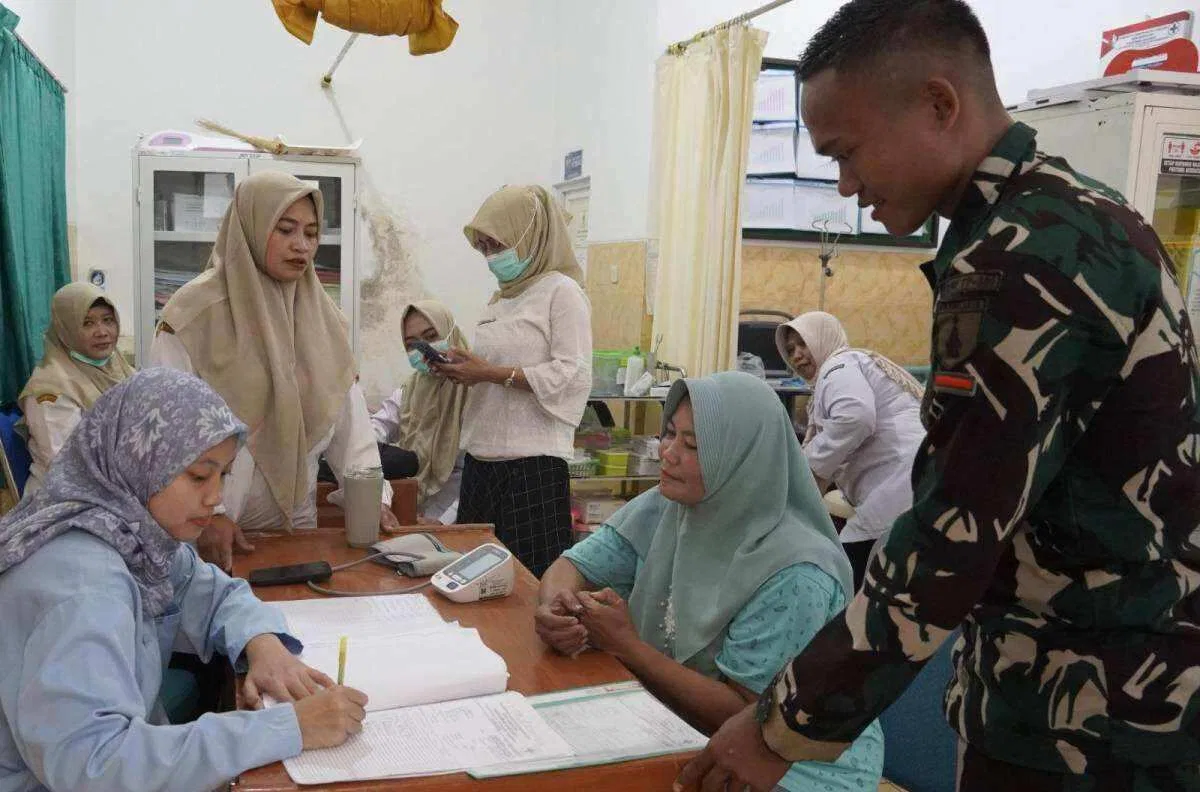 Sinergi TNI dan Nakes: TMMD 129 Bojonegoro Hadirkan Layanan KB Kesehatan Gratis