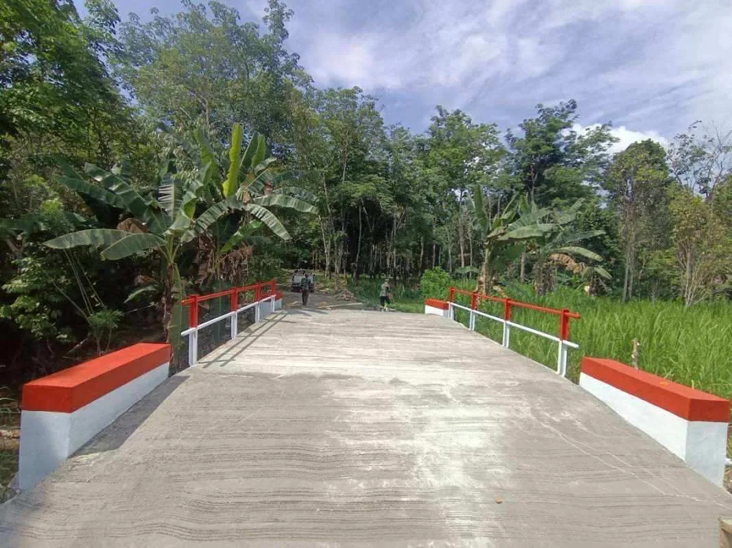 Dari Jembatan Kayu ke Beton, Garuda Merah Putih Hadirkan Harapan Baru bagi Desa Muang