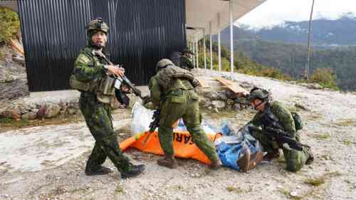 WhatsApp Image 2026-07-03 at 09.15.32(1) Koops TNI Habema Berhasil Evakuasi Pilot PT AMA Air Melalui Operasi Khusus dan SAR Taktis