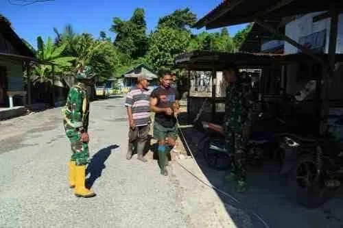 Hari Pertama Pekerjaan Fisik TMMD ke-129 Kodim 1505/Tidore, TNI Bersama Masyarakat Kompak Bangun Desa