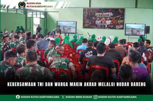Kebersamaan TNI Dan Warga Makin Akrab Melalui Nobar Bareng