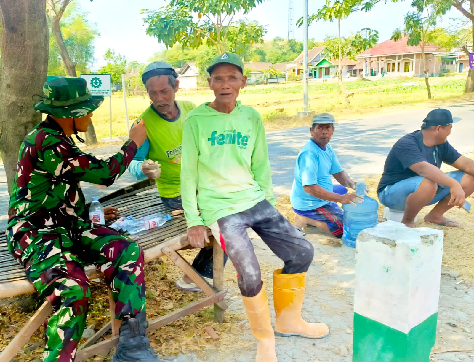IMG-20260814-WA0049 Jaga Warisan TMMD 129 Bojonegoro! Babinsa Kesongo Ajak Warga Rawat Hasil Pembangunan