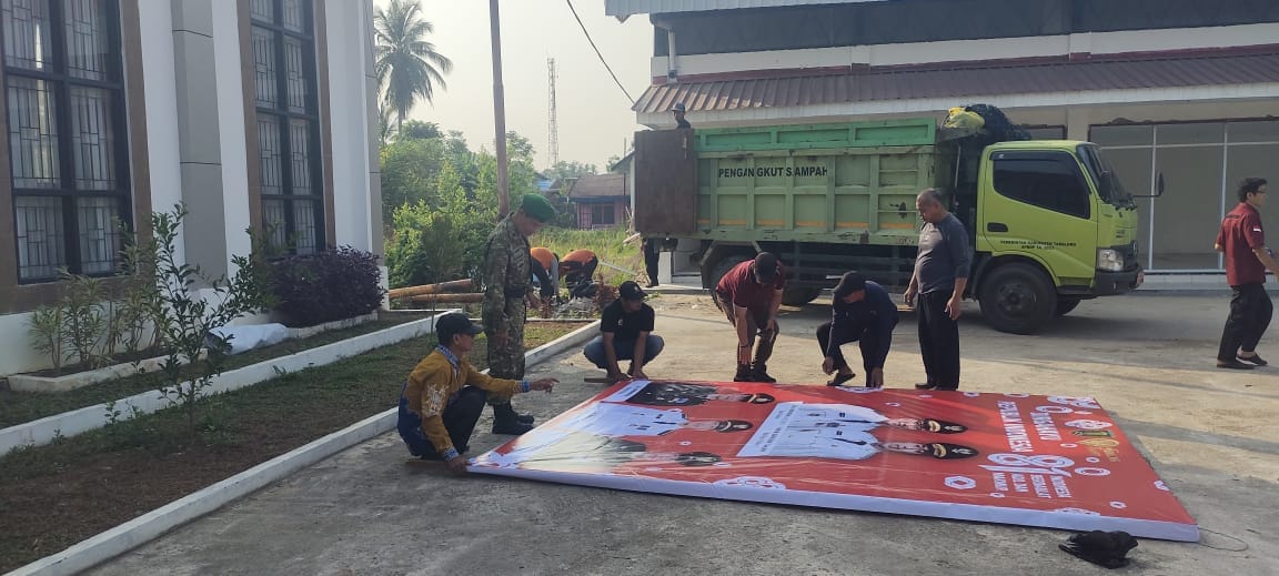 Koramil 1008-05 Bersama Kecamatan Kelua Persiapkan Upacara HUT Kemerdekaan RI ke-81