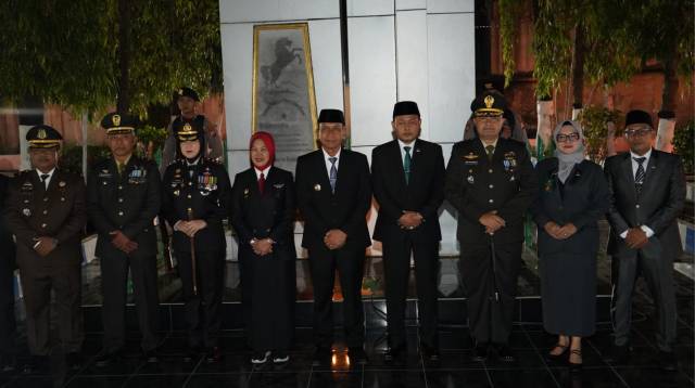 Bersama Jajaran Forkopimda, Dandim Bojonegoro Ikuti Apel Kehormatan dan Renungan Suci di TMP