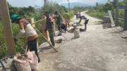 IMG-20260820-WA0347 Semangat Gotong Royong, TNI dan Warga Percepat Pembangunan Jembatan Armco di Maidi