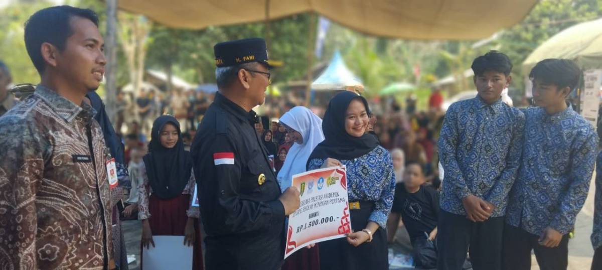 Danramil Muara Uya-Jaro Hadiri Program Bunga Desa, Bupati Tabalong Serap Aspirasi Warga Pelosok