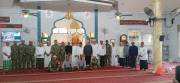 Jumat Berkah, Kodim 1002 Berbagi dengan Jamaah Masjid Al Mubarok