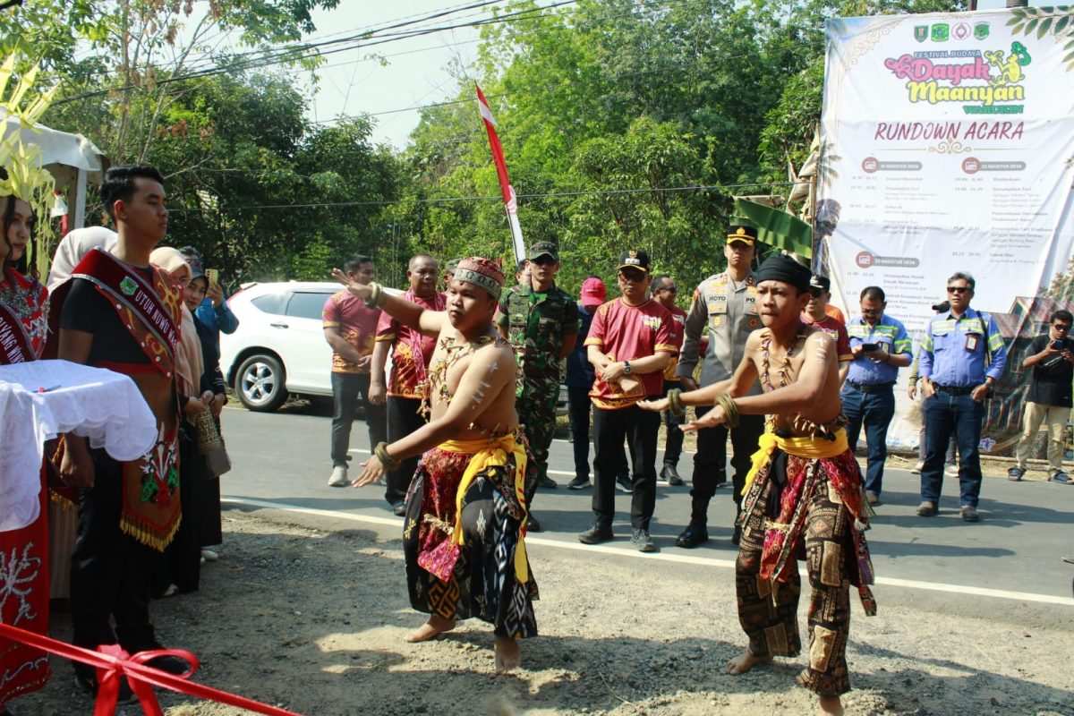 Meriahkan Festival Dayak Ma’anyan, Dandim 1008/Tabalong Dorong Budaya Lokal Terus Lestari