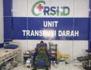 Kemanunggalan TNI-Rakyat, Babinsa Haruyan Donorkan Darah