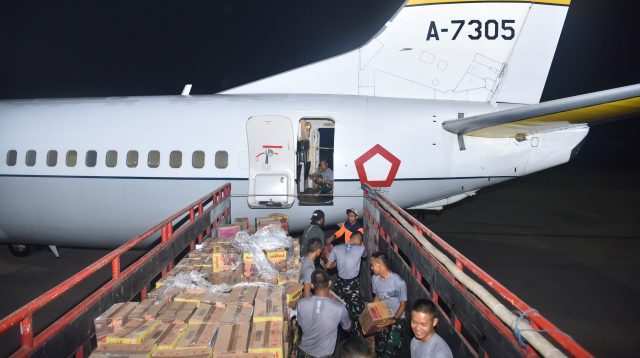 Penanganan Gempa NTT Hari Ketujuh, 5.832 Personel TNI Dikerahkan dan 638 Ton Bantuan Disalurkan