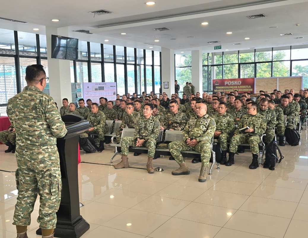 Tak Hanya Padamkan Api, TNI Perkuat Penanganan Karhutla Melalui Penyuluhan