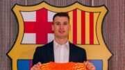 Dominik Livakovic Resmi Bergabung dengan Barcelona