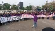 Aksi Mahasiswa Universitas Pakuan di Gedung DPR