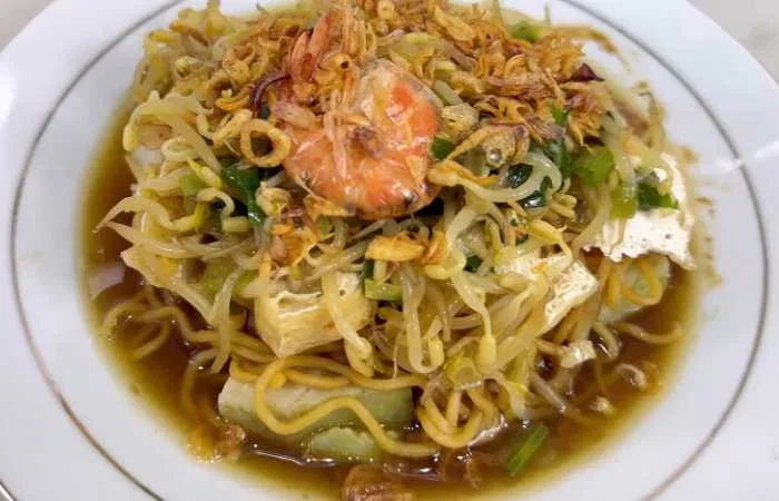 Resep Lontong Mie Special Khas Surabaya yang Mudah Ditemukan