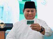Prabowo Subianto Terima Kartu Anggota Nahdlatul Ulama