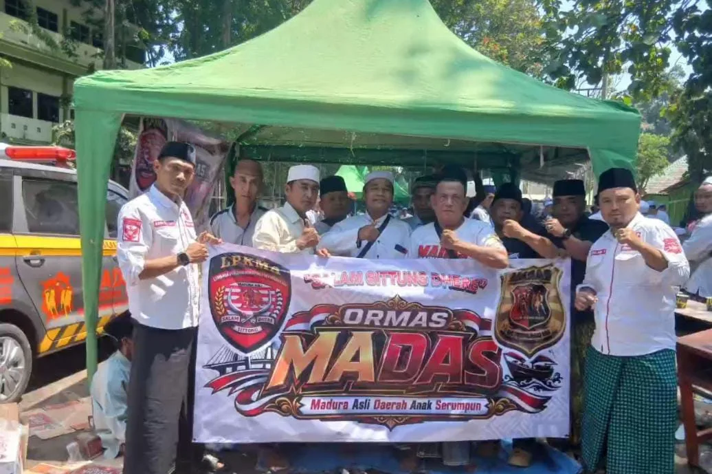 IMG-20260927-WA0008 DPC MADAS Probolinggo Raya Berbagi Makanan Dan Minuman Gratis Di Haul Akbar Para Masyayikh