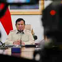 Kritik Tajam terhadap Respon Pemerintah dan Pandangan Prabowo