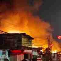 Api Melanda Kawasan Perumahan di Kebayoran Lama Api Melanda Kawasan Perumahan di Kebayoran Lama