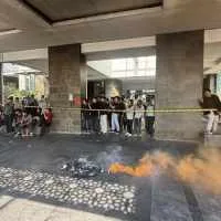 Kepemimpinan Rektor UINSA Menuai Kontroversi di Kalangan Mahasiswa