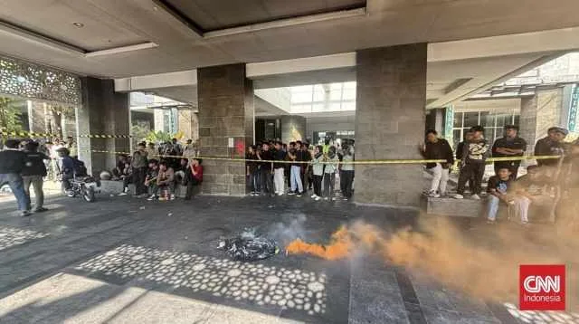 Kepemimpinan Rektor UINSA Menuai Kontroversi di Kalangan Mahasiswa