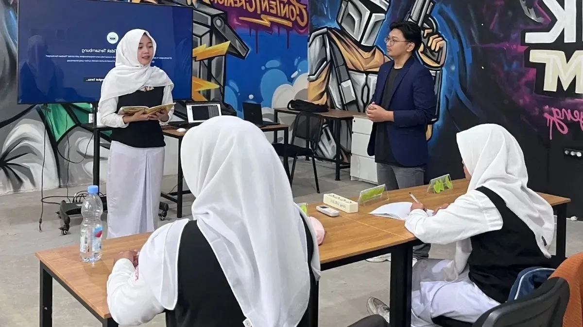 Transformasi Pendidikan Digital di Nganjuk: Kontribusi Hanief Iksa