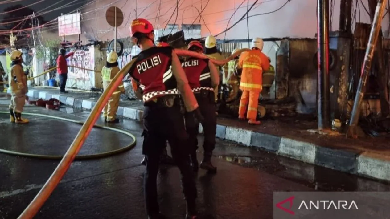 Tragedi Kebakaran di Kebayoran Lama: 150 Jiwa Kehilangan Tempat Tinggal