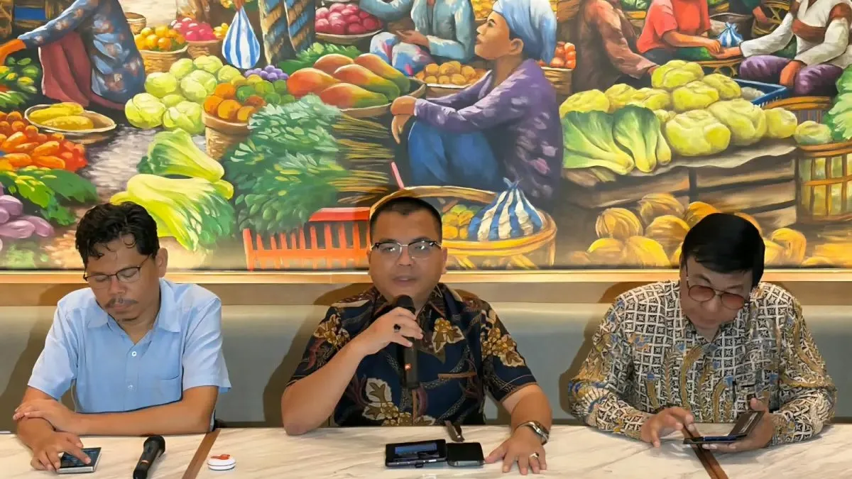 Soroti Dugaan Pelanggaran Pendidikan Gibran, Denny Indrayana Bicara di Konferensi Pers