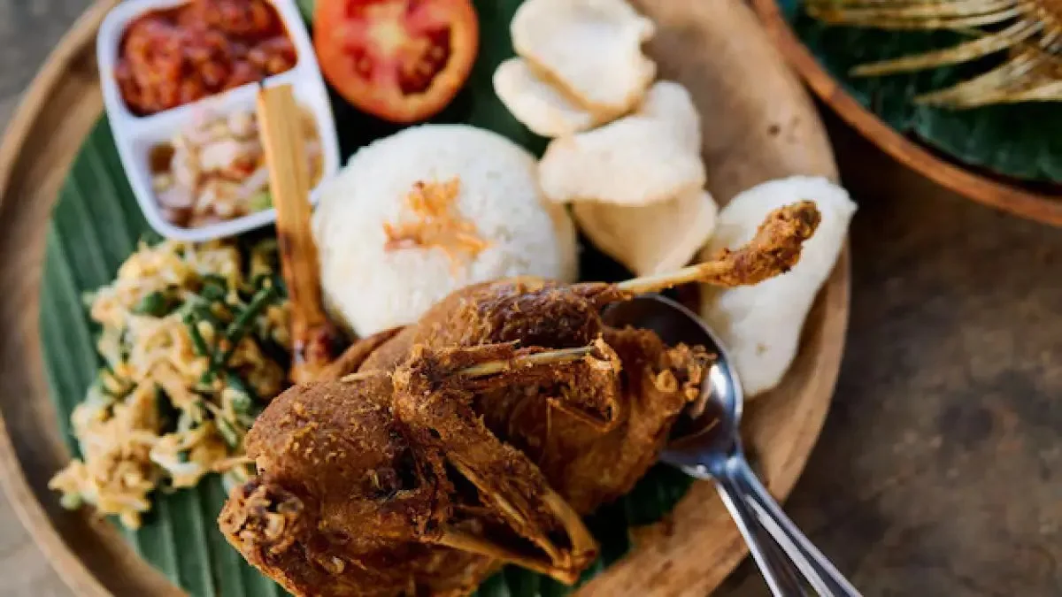 Menemukan Keunikan Nasi Bebek Legendaris di Surabaya