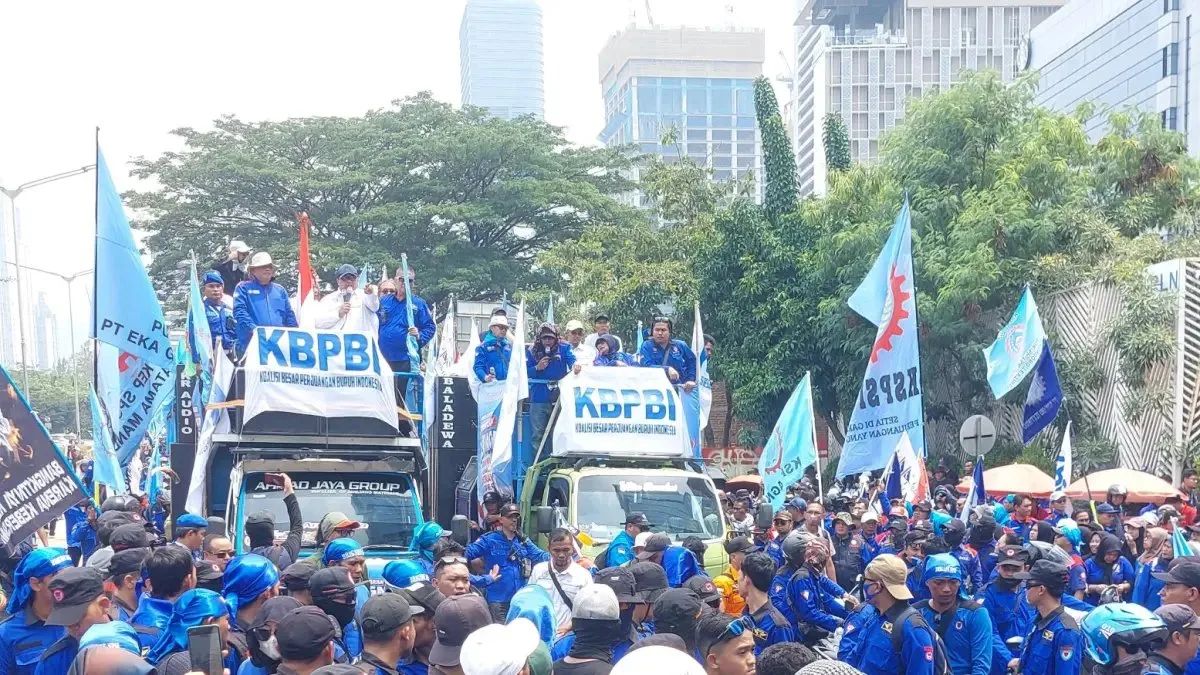 Berbeda Dalam Aksi: Sinyal Telekomunikasi Saat Demonstrasi Buruh dan Mahasiswa