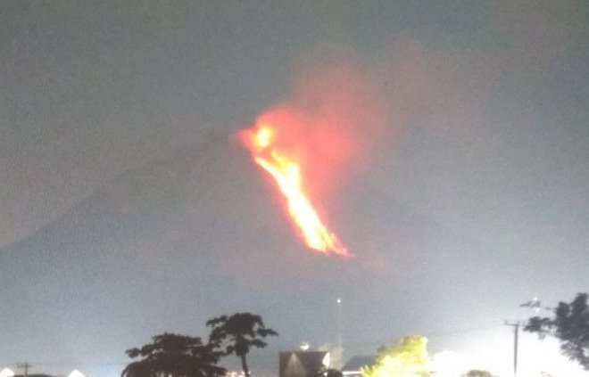 Gunung Sinabung Meletus: Kolom Abu Setinggi 3.500 Meter Terjadi