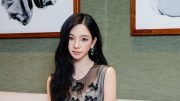 Perbandingan Dua Gaya Rambut Karina Aespa: Korean Bangs dan Rambut Terurai