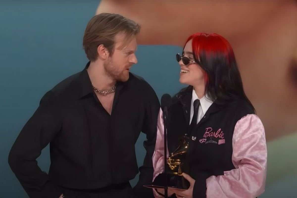 Pernikahan Finneas O’Connell dan Claudia Sulewski