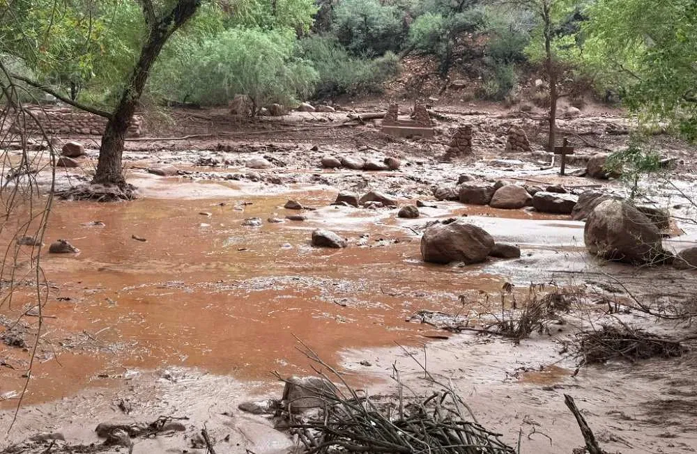 Banjir Bandang di Grand Canyon: Pencarian 20 Orang Hilang