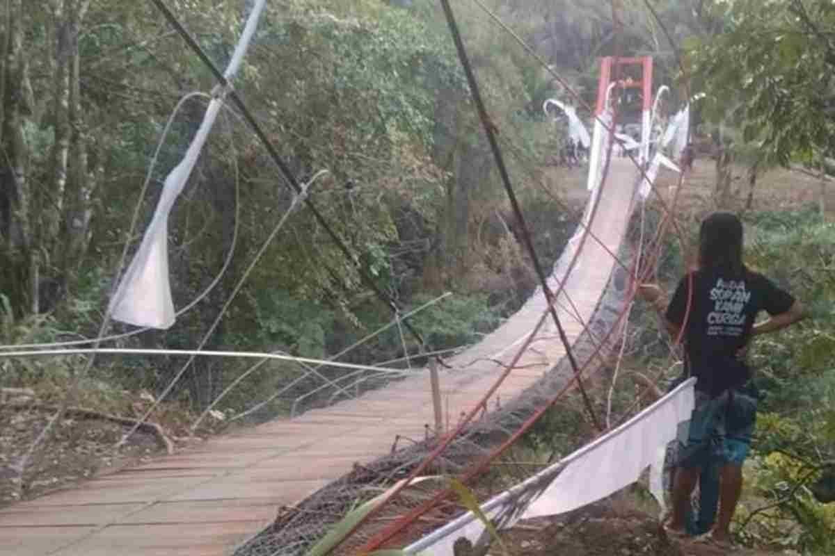 Klarifikasi TNI AD Mengenai Insiden Jembatan Gantung di Pangandaran Klarifikasi TNI AD Mengenai Insiden Jembatan Gantung di Pangandaran