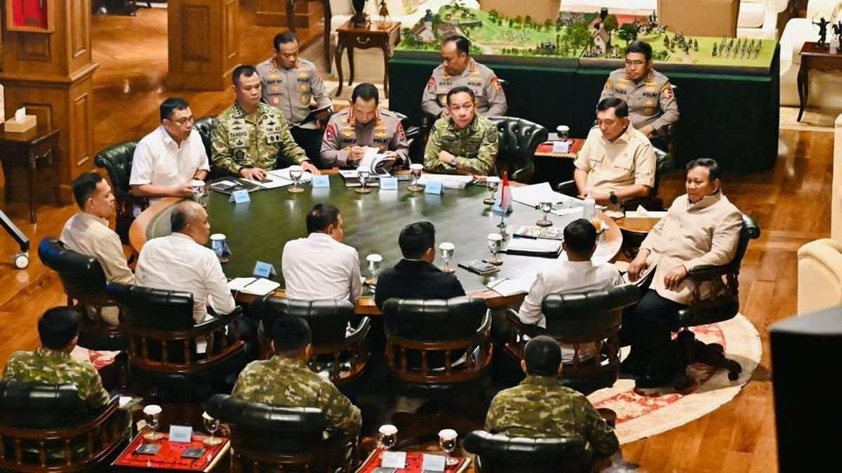 Pertemuan Prabowo dan Pangkostrad Terkait Penanganan Karhutla Pertemuan Prabowo dan Pangkostrad Terkait Penanganan Karhutla