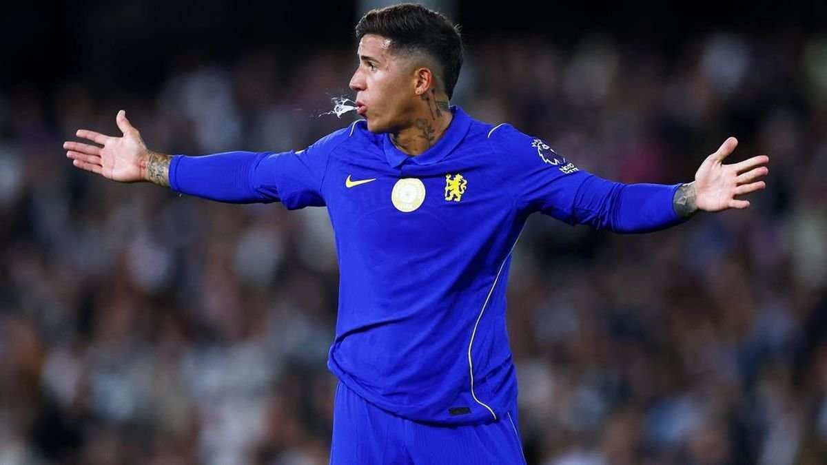 Pesan Penuh Emosi Enzo Fernandez untuk Para Pendukung Chelsea Pesan Penuh Emosi Enzo Fernandez untuk Para Pendukung Chelsea