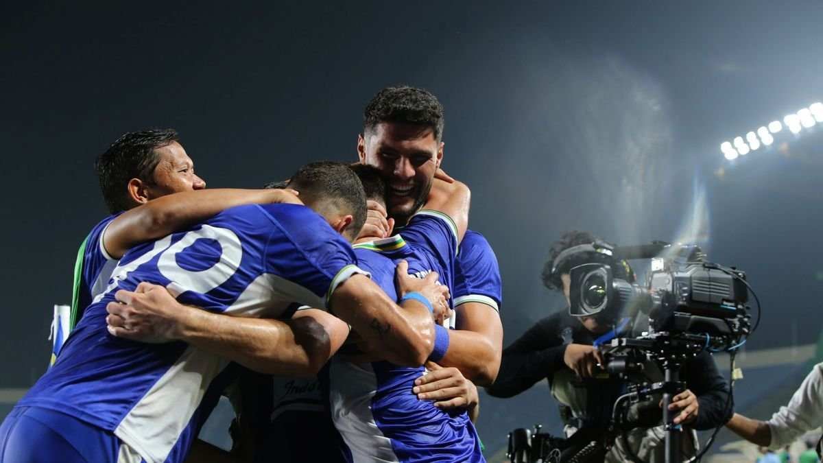 Persib Bandung Menghadapi Tantangan Tiga Laga Tandang dalam Sembilan Hari