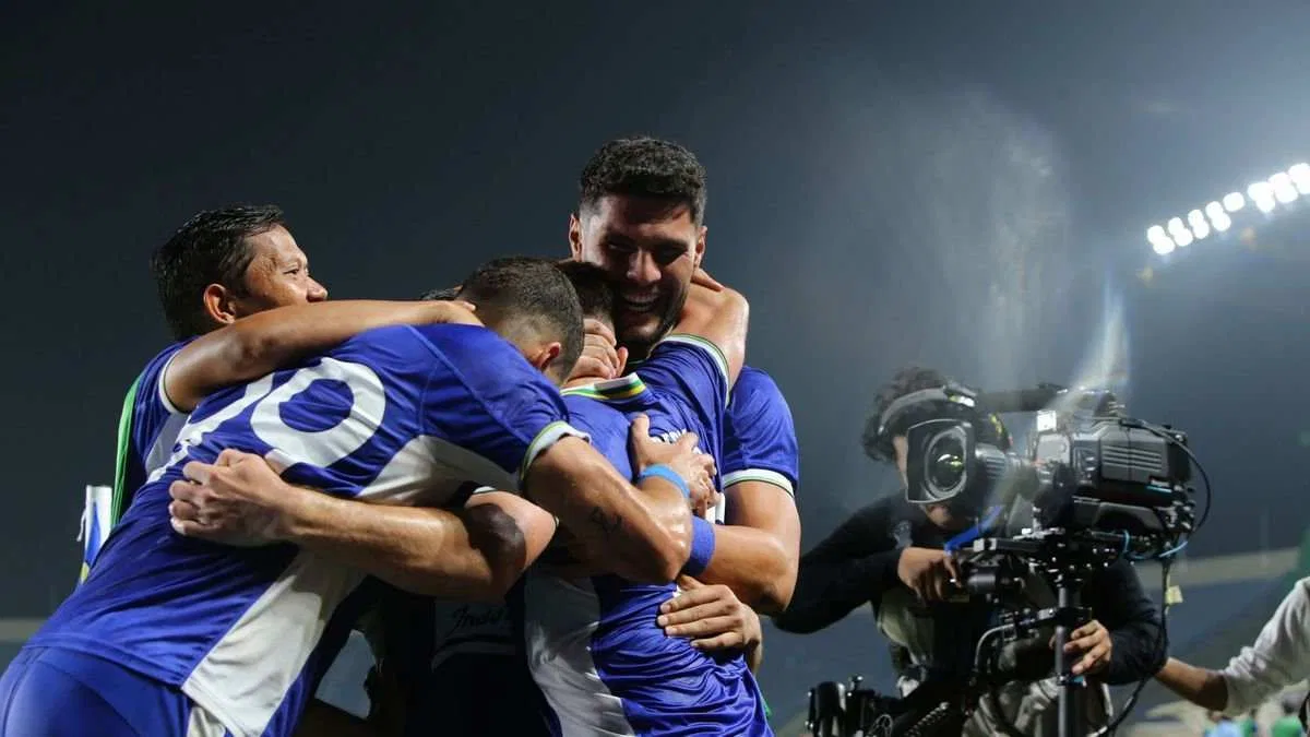 Persib Bandung Menghadapi Tantangan Tiga Laga Tandang dalam Sembilan Hari