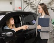 Strategi Cerdas Negosiasi Saat Membeli Mobil Bekas