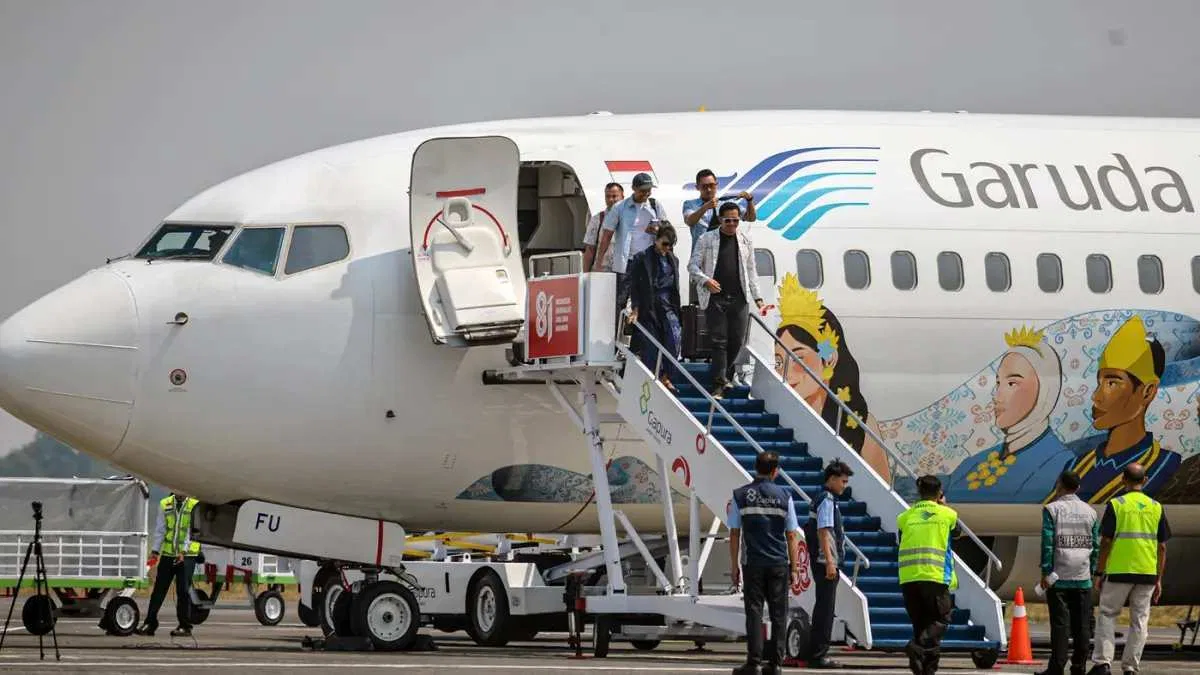 Insiden Pesawat Garuda Rute Jakarta-Makassar: Pecah Ban Saat Mendarat