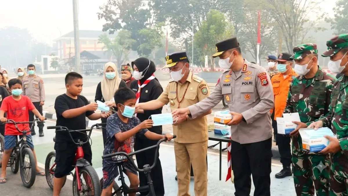 Kebakaran Hutan dan Lahan: Tindakan Gubernur Kalteng Menghadapi Krisis Asap