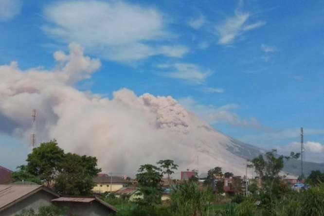 Peningkatan Aktivitas Gunung Sinabung dan Imbauan BNPB