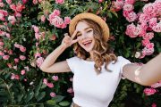 Energi Muda Tanpa Batas: Zodiak Perempuan yang Selalu Ceria
