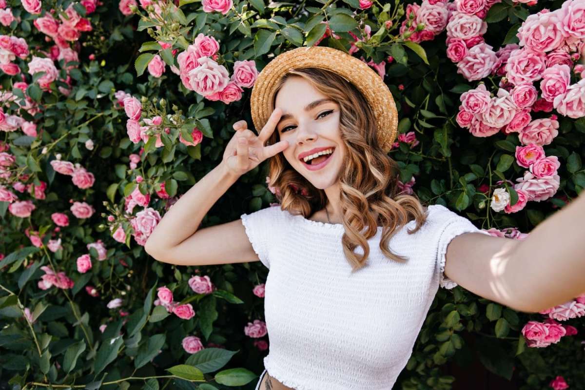 Energi Muda Tanpa Batas: Zodiak Perempuan yang Selalu Ceria