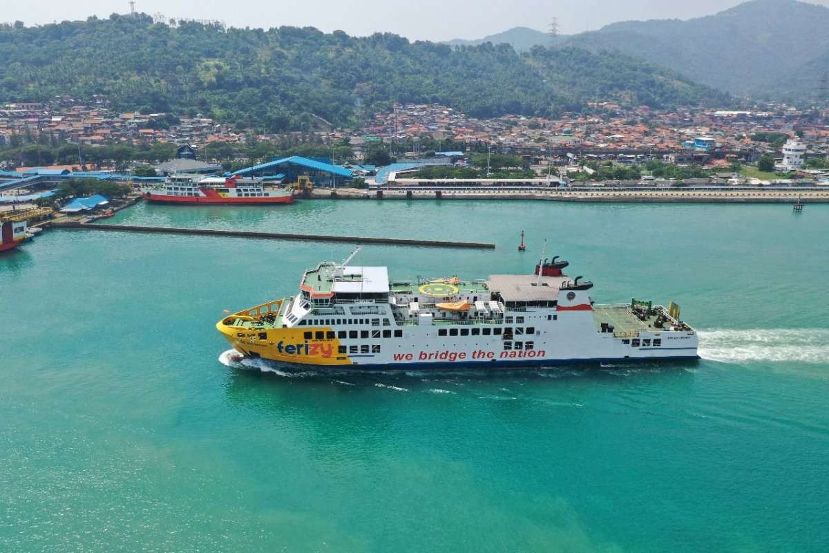 Aktivitas Erupsi Gunung Anak Krakatau dan Dampaknya