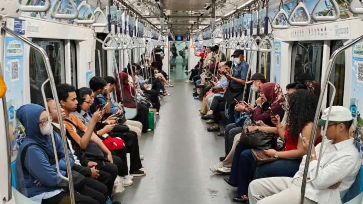 Dampak Abu Vulkanik Anak Krakatau di Jakarta